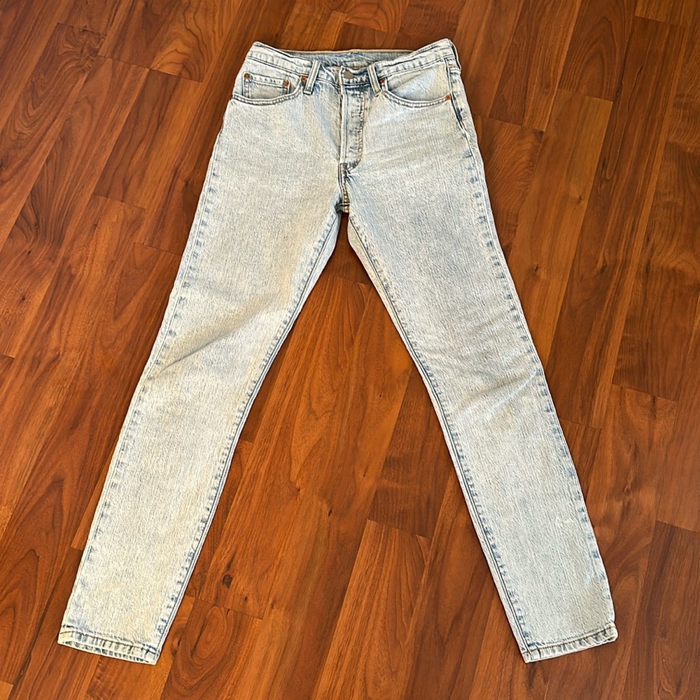 Levi’s 501 skinny. Light wash. Size W26 x L30